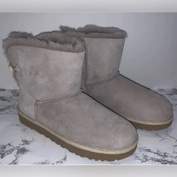 Ugg Australia Women’s Selene Ankle Boots In Oyster Size 11 NIB - Picture 3 of 12